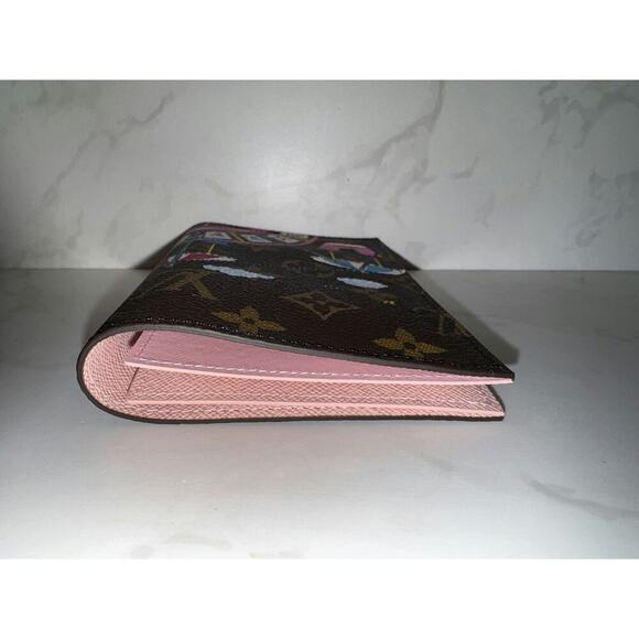 Louis Vuitton Passport Holder - Excellent Condition - Picture 6 of 7